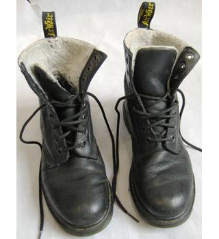 black dr marten boots size 4