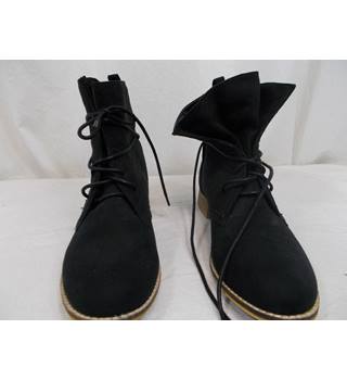 Casual by Gemo size 37 boots ck | Oxfam 