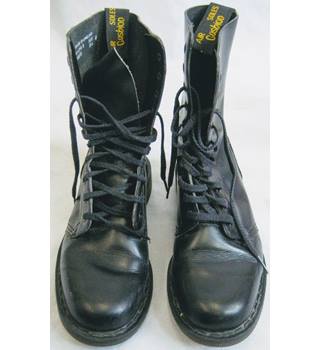 used dr martens size 8