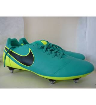 tiempo football boots