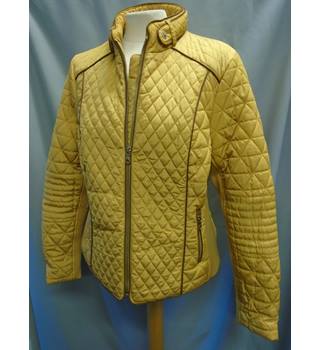 per una quilted jacket