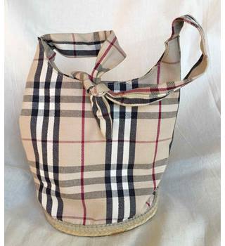 burberry nova check bucket bag