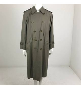 khaki burberry trench coat