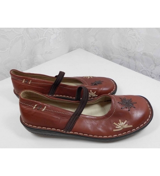 Loretta- Pavers Leather shoes Burgundy 