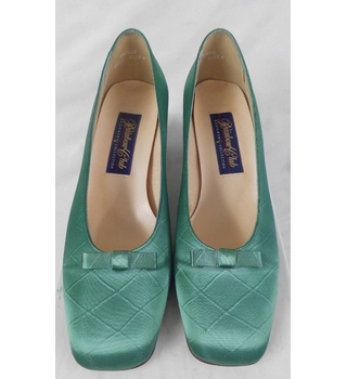 jade green court shoes