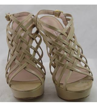 daniel sandals sale