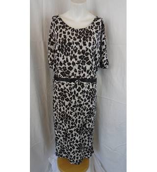 KAREN MILLEN LEOPARD PRINT DRESS, SIZE 14 Karen Millen - Size: 14 ...