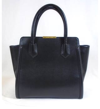 harga tote bag charles and keith