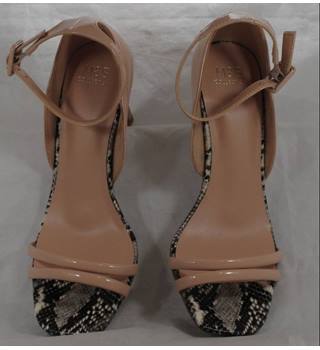 marks and spencer shoes size 5.5