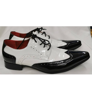 Rossellini Shoes Black and White Size: 9 | Oxfam GB | Oxfam’s Online Shop