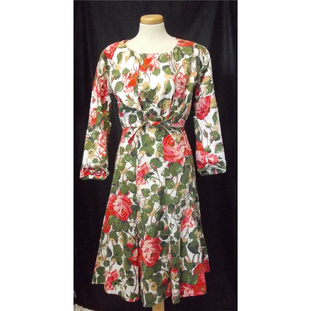 Vintage Droopy & Browns by Angela Holmes size 10 multi-coloured floral ...
