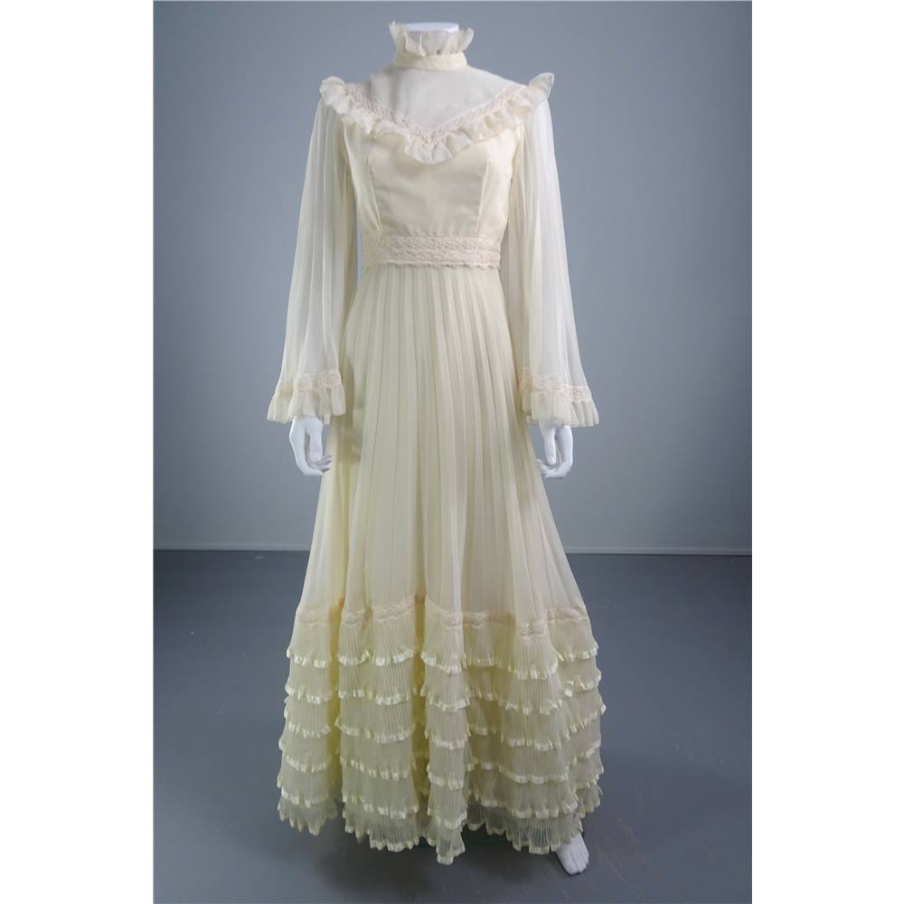 Vintage 1970s Size 10 Ivory Wedding Dress with Lace Trims | Oxfam GB ...