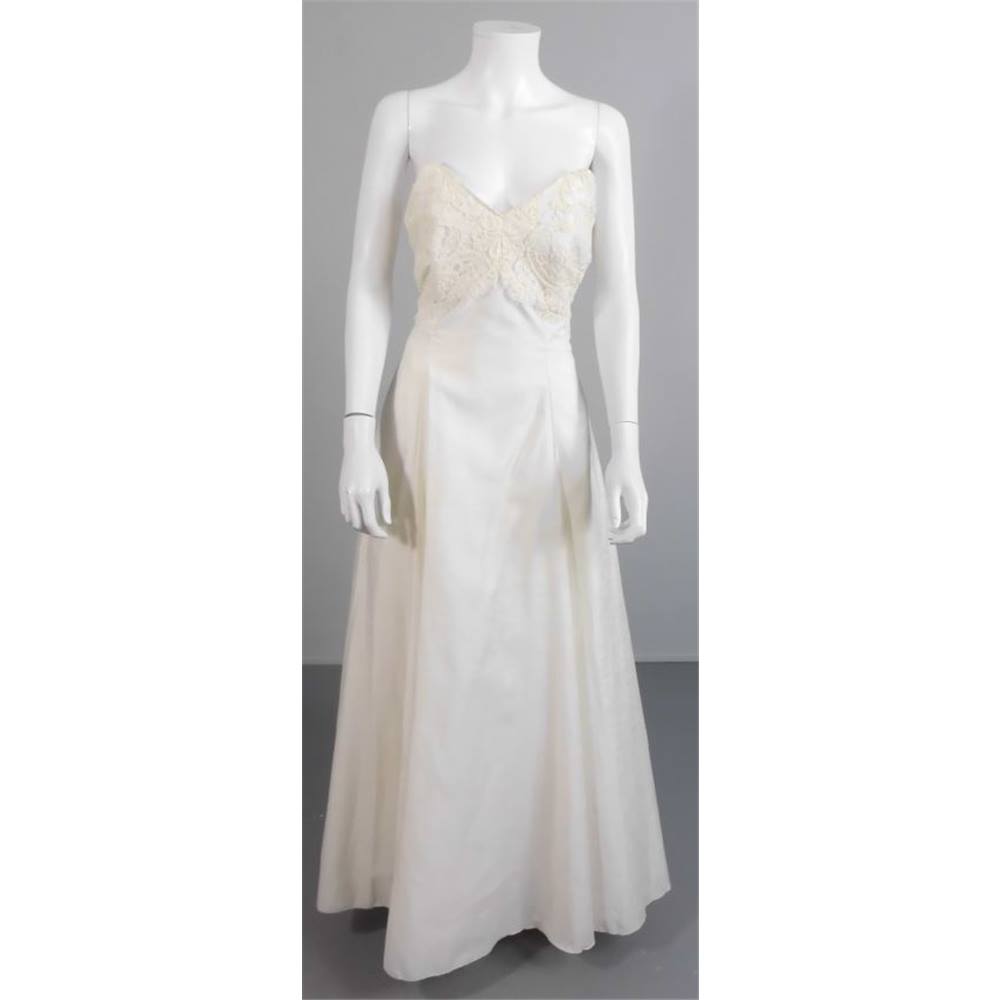 The House Of Nicholas London Ivory Size 14 Strapless 