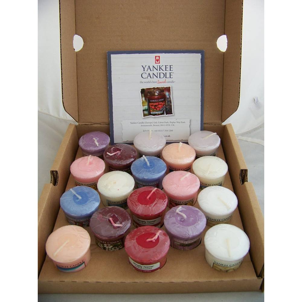 Yankee Candle™ box set of 18 assorted 49g votive candles and 4 votive