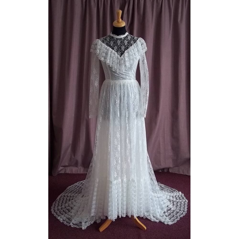 Pronuptia De Paris Vintage Long Sleeve Wedding  Dress  