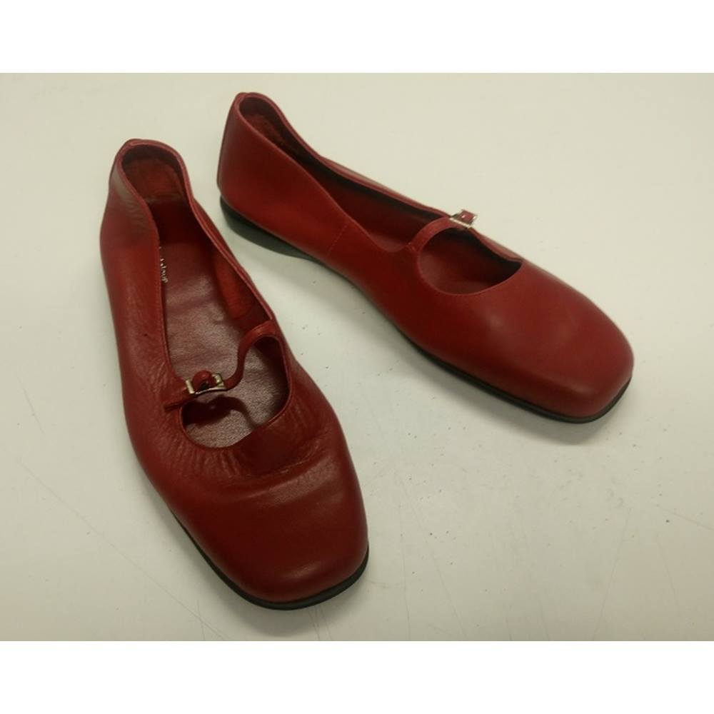 M&S FOOTGLOVE FLAT LADIES SHOES IN RED LEATHER SIZE 6 UK M&S Marks ...