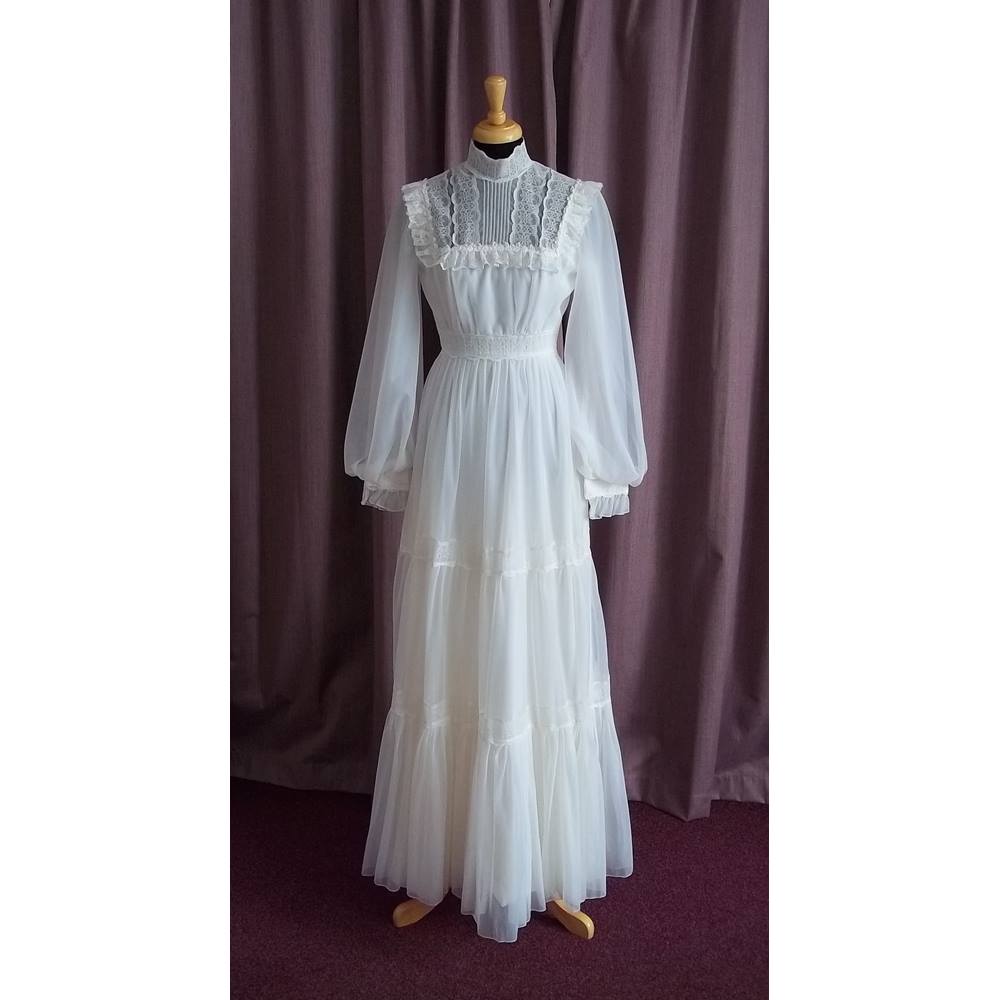 Berketex Vintage Long Sleeve Wedding  Dress  Size 8 Oxfam  