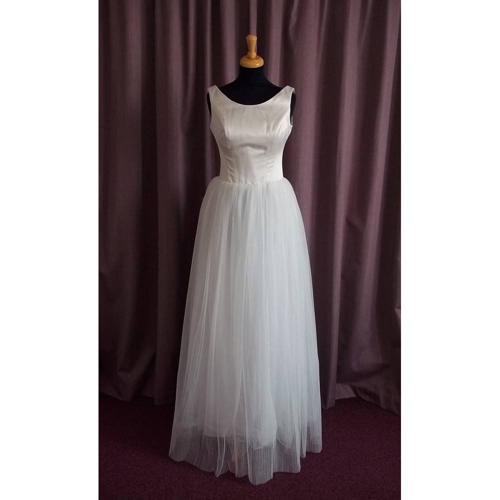 Alan Hannah Sleeveless Wedding  Dress  Size 10 Oxfam  GB 