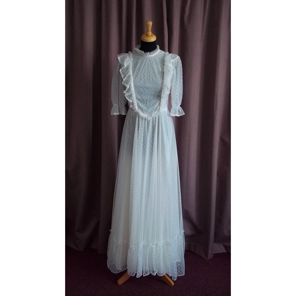 Vintage Unbranded White Wedding  Dress  Size 8 Oxfam  GB 