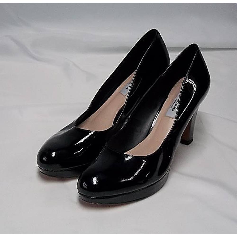 Clarks, size 8 black patent court shoes | Oxfam GB | Oxfam’s Online Shop