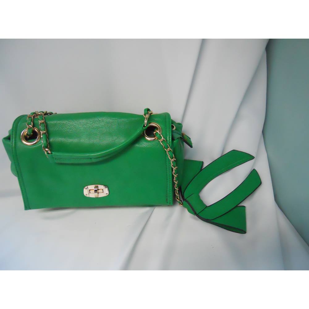Bessie Of London Pea Green Leather Bag Oxfam Gb S Bessie Of London Pea Green Leather Bag Loading Zoom