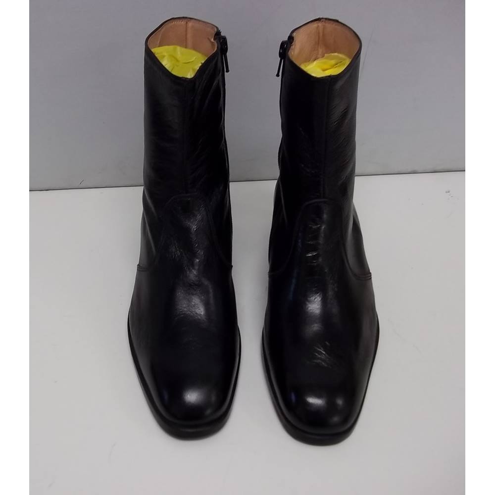 Lavorazione Artigiana - Size: 8 - Black - ankle boots | Oxfam GB ...