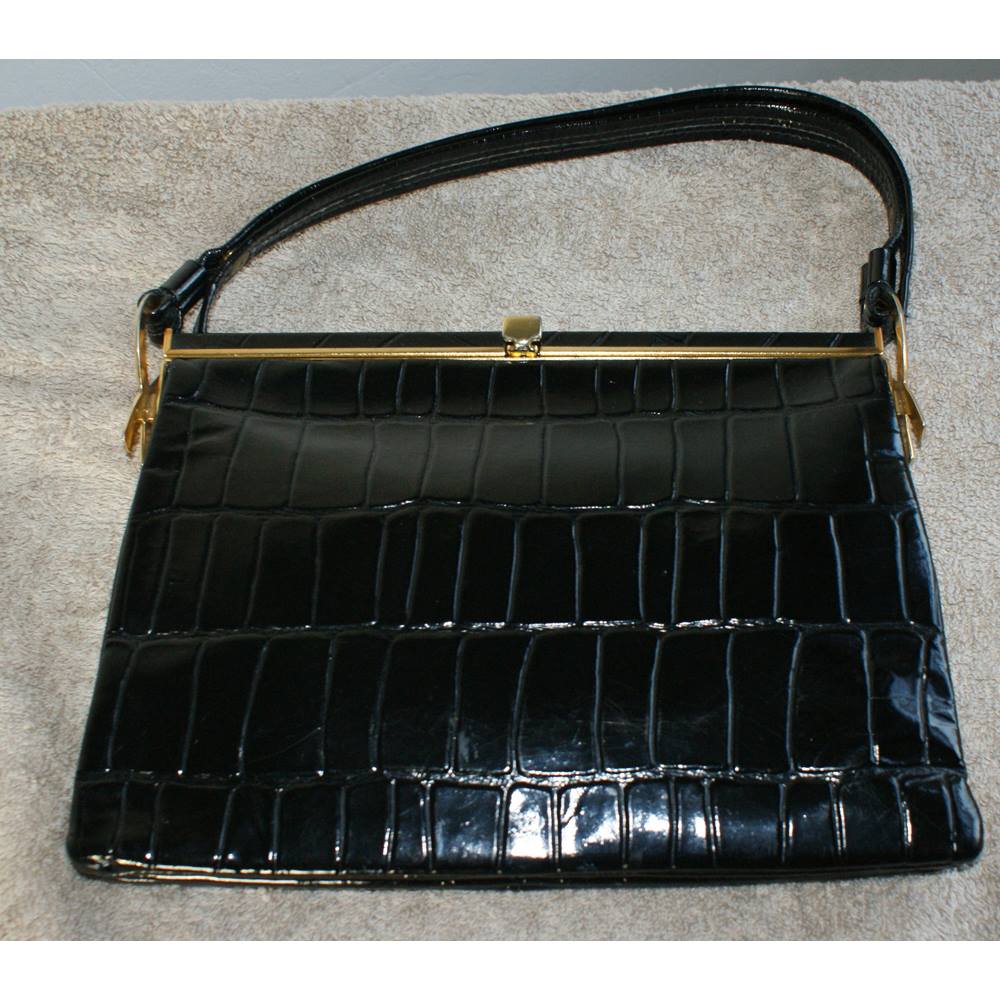 Vintage Designer Jane Shilton Black Patent Leather Shoulder Vintage Designer Jane Shilton Black Patent Leather Shoulder Handbag Size Loading Zoom