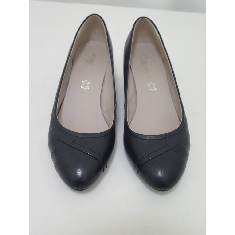 M&S Footglove Size 6 - Black Leather - Slip-on shoes | Oxfam GB | Oxfam ...