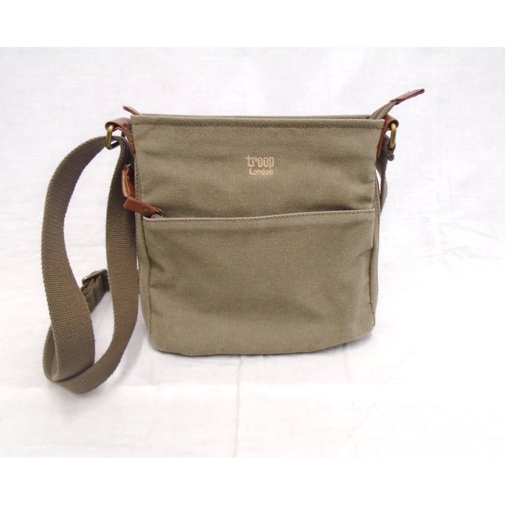 Troop London Green Khaki Canvas Messenger Bag Oxfam Gb S Troop London Green Khaki Canvas Messenger Bag Loading Zoom