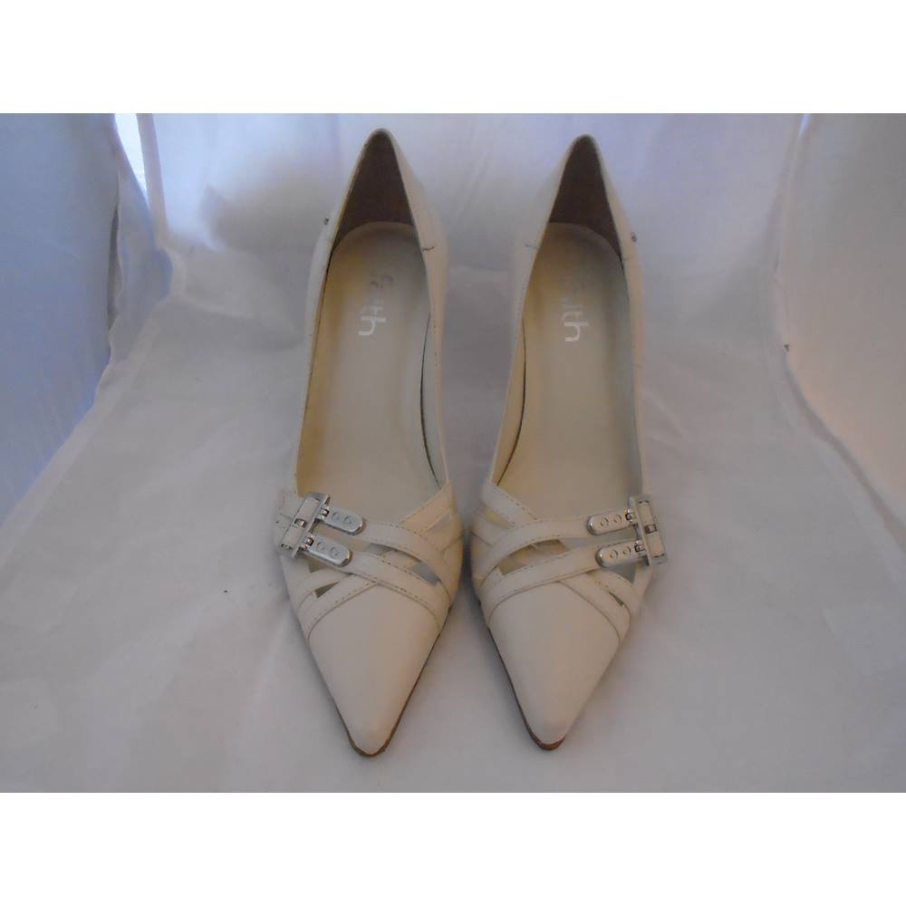 Women's Debenhams Faith Heeled Shoes Debenhams - Size: 6 - Cream ...