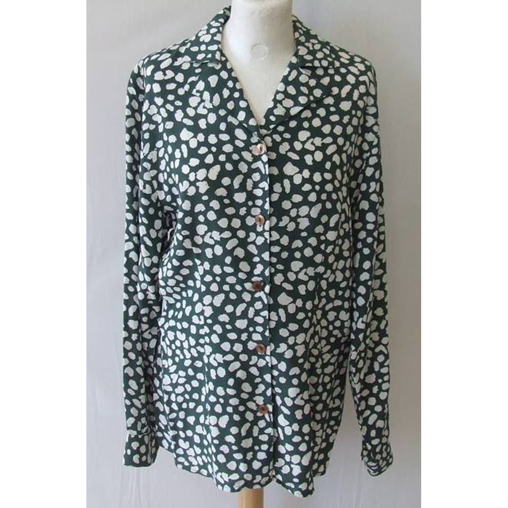 United Colors of Benetton Size L Jazzy Green with White Splodge Pattern ...