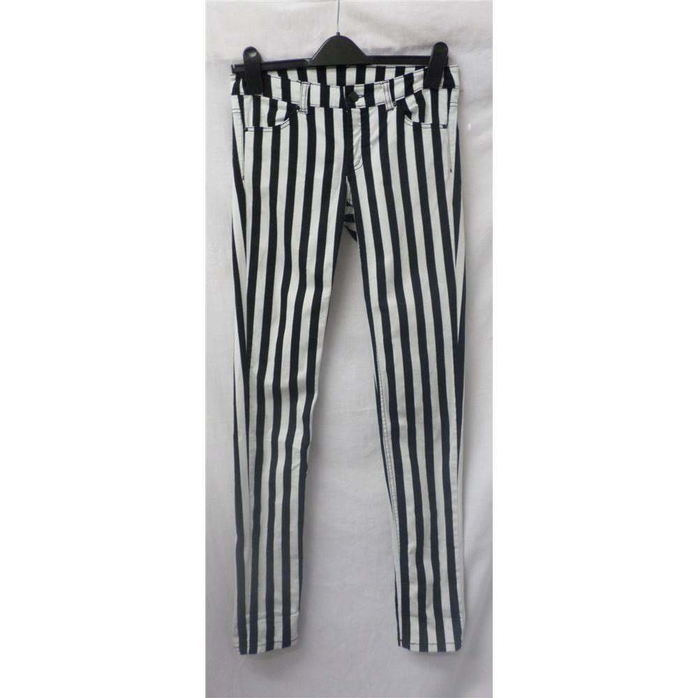 h&m black and white striped pants