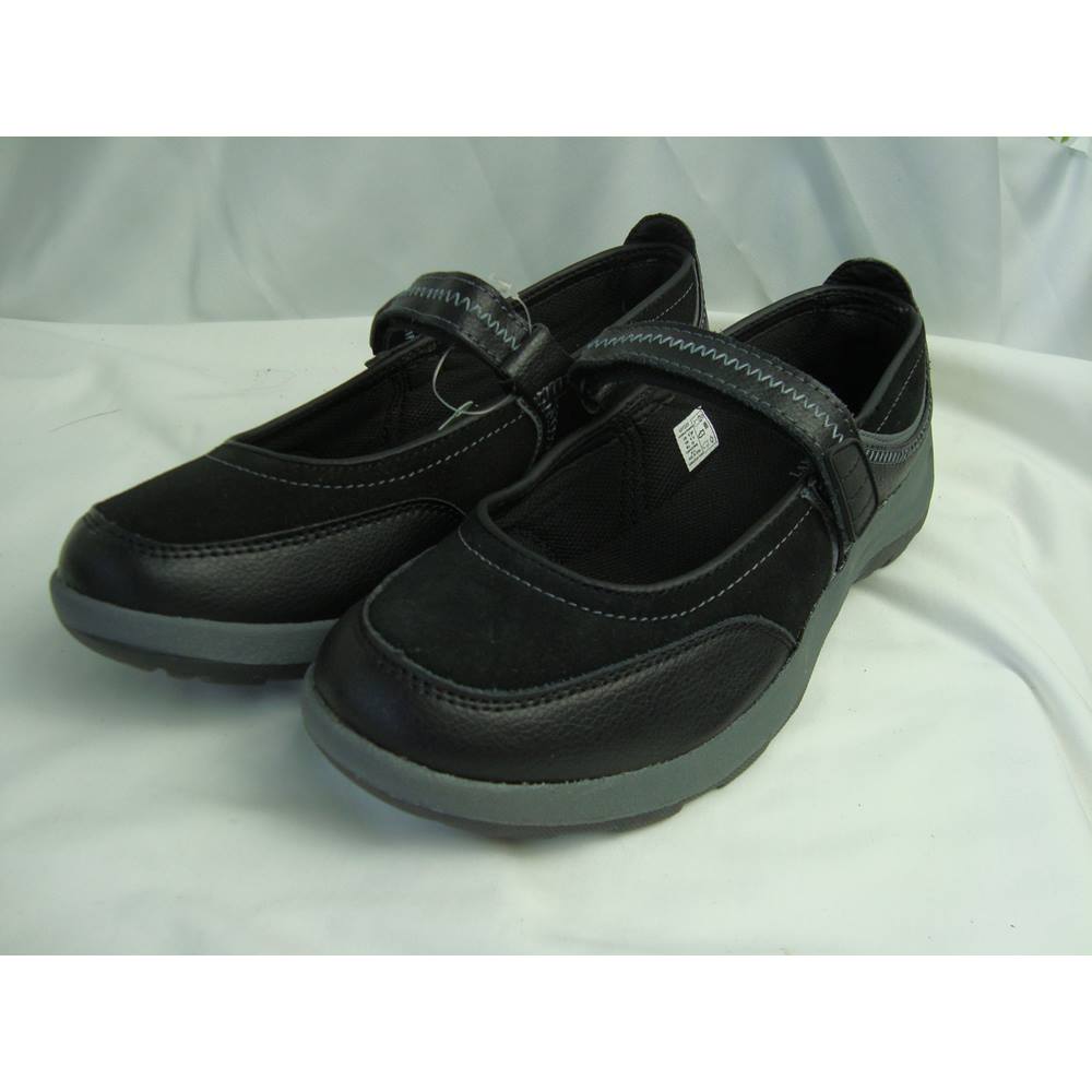 NWOT Lands' End Everyday Mary Jane Shoes - black, size 6.5 | Oxfam GB ...