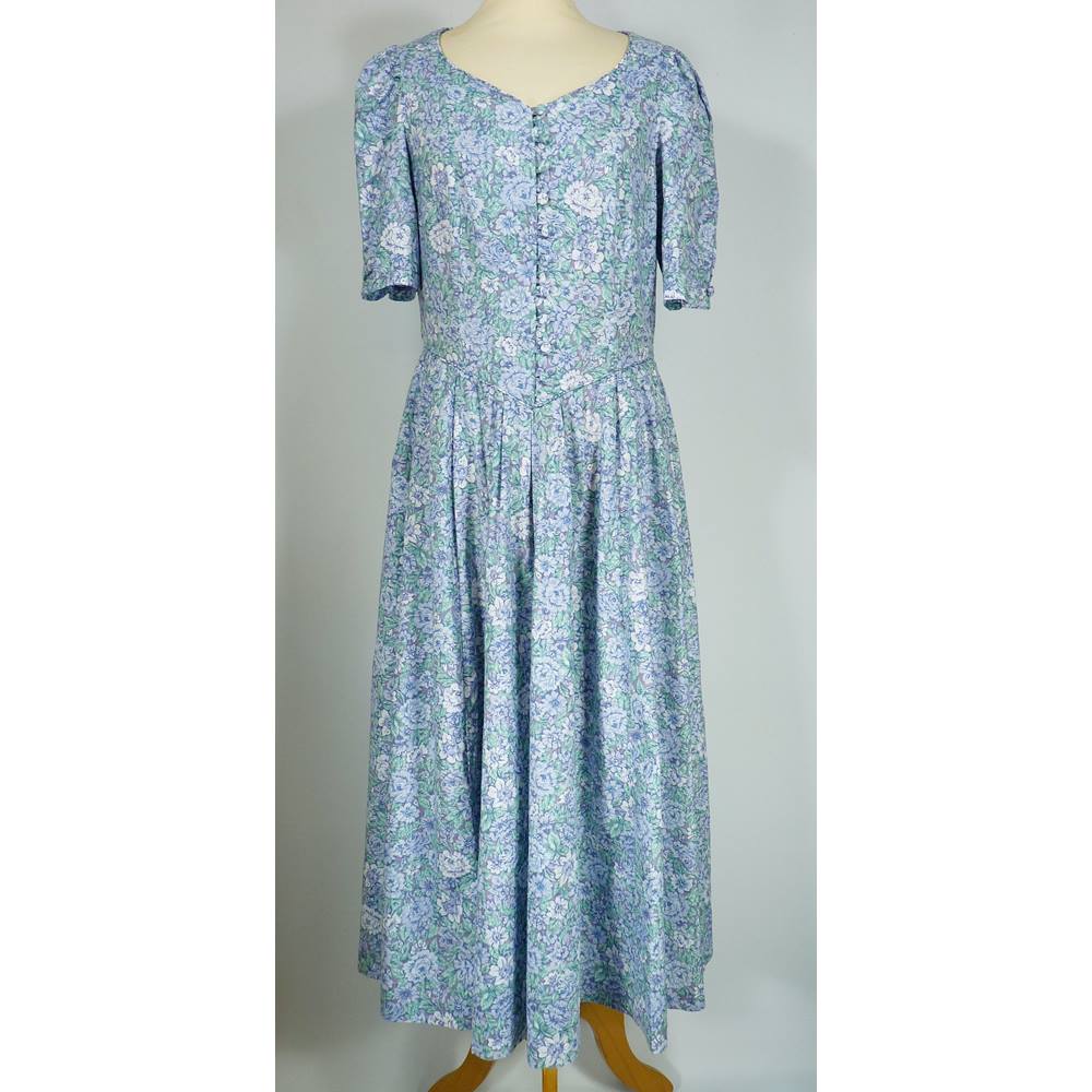 Vintage Laura Ashley - Size: 16 -Blue, Green and White Floral Patterned ...