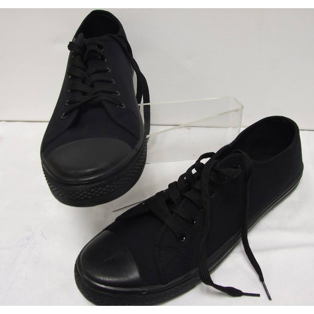 BNWT & boxed classic black Urban Jacks trainers/sneakers - Size: 12 ...