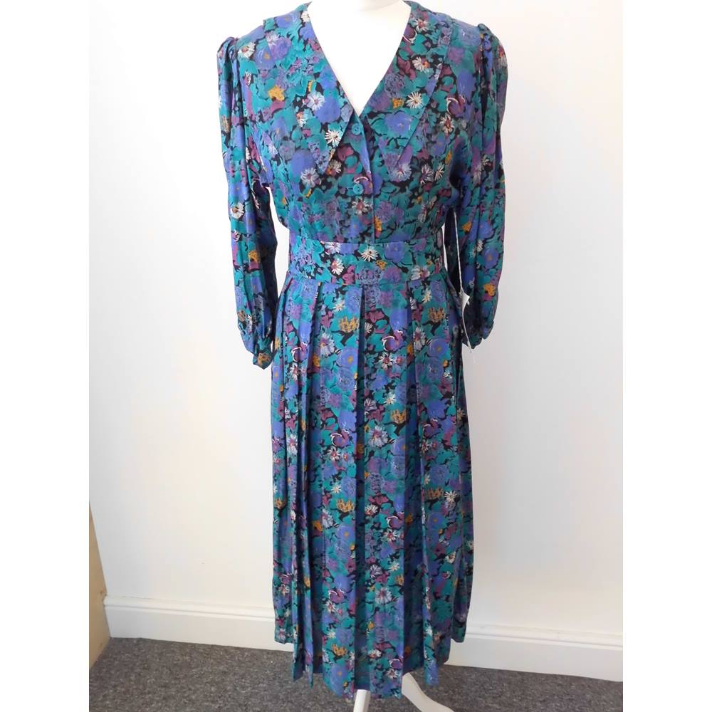 Vivien Smith Vintage 1980's Size: 14 Multi-coloured Floral Shirt Dress ...