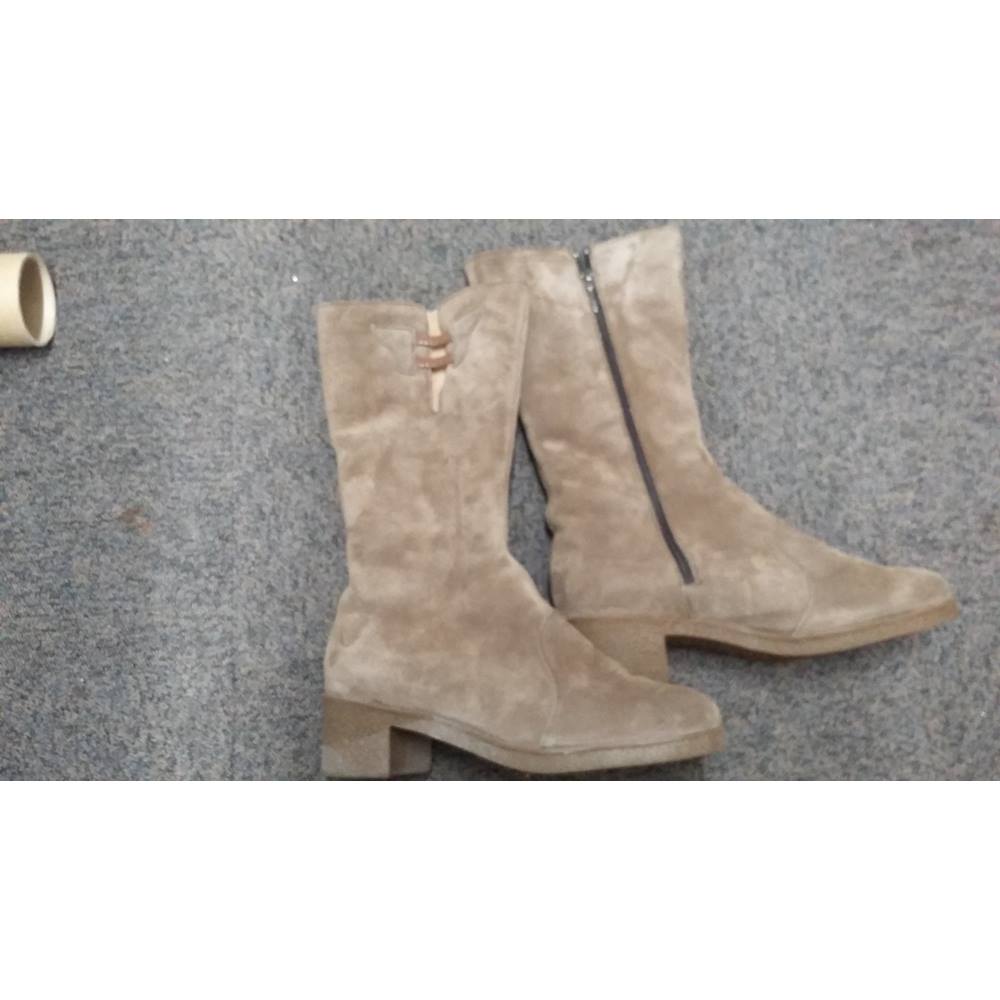 Moorlands - Brown Suede Sheepskin Boots Size 6 Eur 39 | Oxfam GB ...
