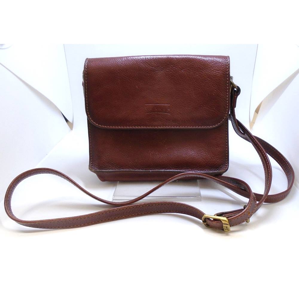 Texier Vintage Brown Leather Shoulder Bag Oxfam Gb S Texier Vintage Brown Leather Shoulder Bag Loading Zoom