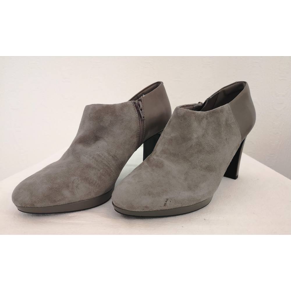 M&S Grey Suede & Leather Wide Fit Insolia Ankle Boots - Size 8 | Oxfam ...