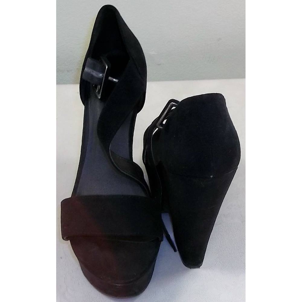 atmosphere sandals