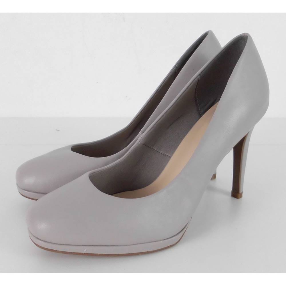 M&S Size: 5.5 Wide Fit Grey Heeled shoes | Oxfam GB | Oxfam’s Online Shop