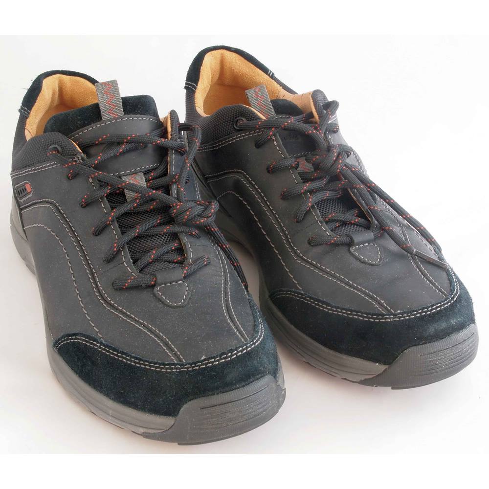 clarks active air black shoes