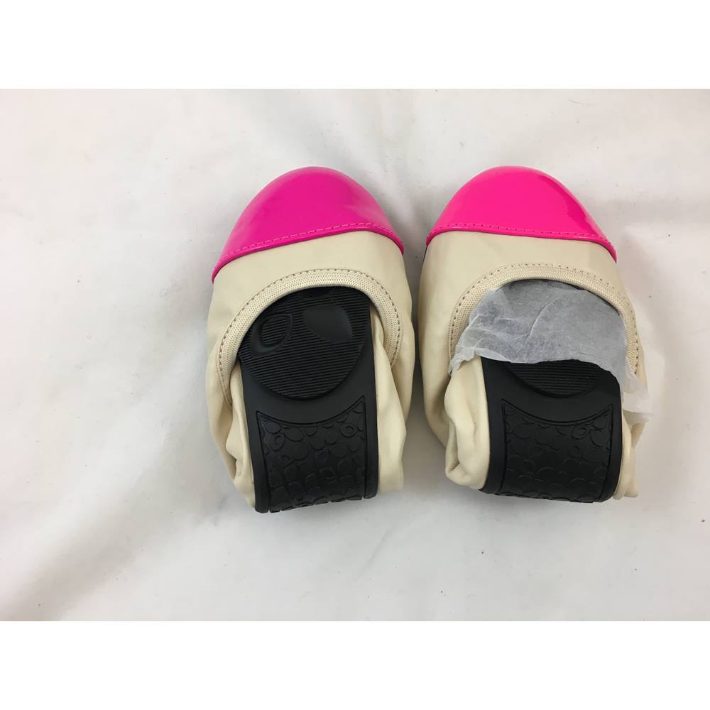 butterfly twists folding ballerinas