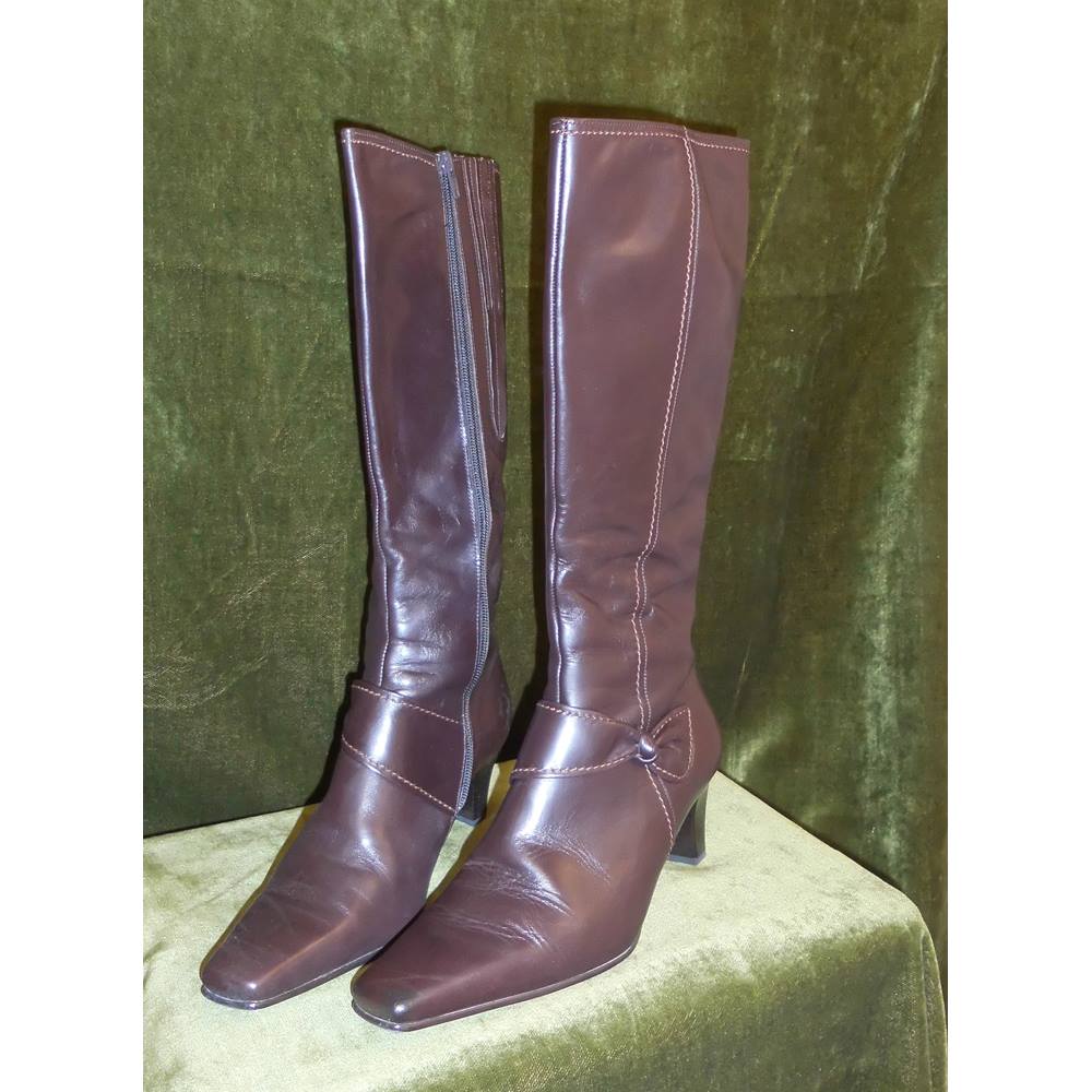 Gabor Tavistock Women's Knee Length Brown Boots - Size 8 | Oxfam GB ...