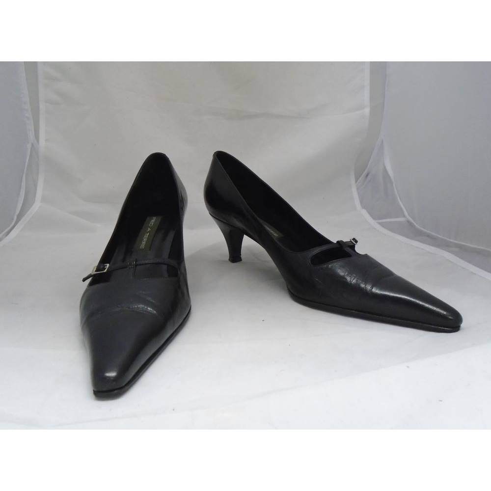Pied A Terre - Black Leather Court Shoes - Size 7 | Oxfam GB | Oxfam’s ...