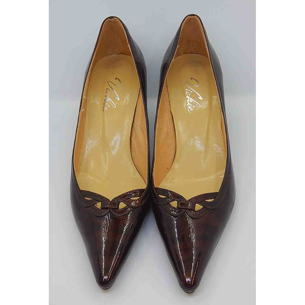 Smart Patent Glossy Brown Heels by Vickie (new) Vickie - Size: 7.5 ...