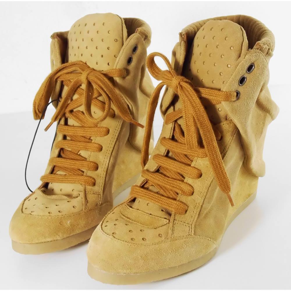 BNWT Zara Sand Coloured Suede Wedge Lace Up Ankle Boots Size 6 | Oxfam ...