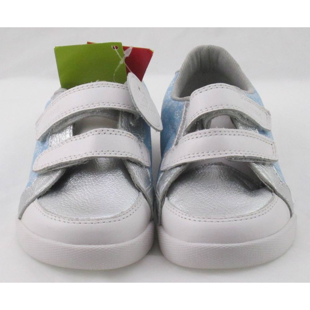NWOT M&S Walkmates, size 5/21.5 pale blue, silver & white leather ...
