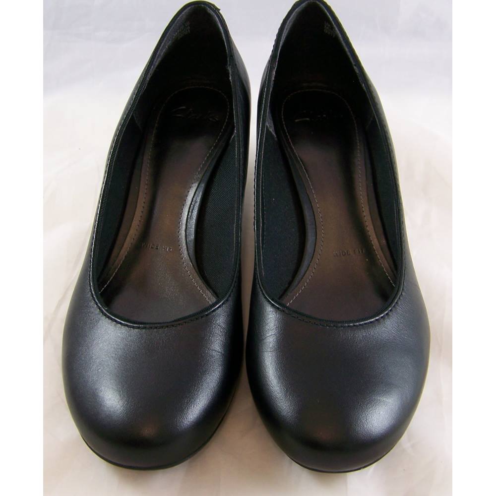 Clarks - Size: 6 - Black Ballerina Shaped Heeled Shoes | Oxfam GB ...