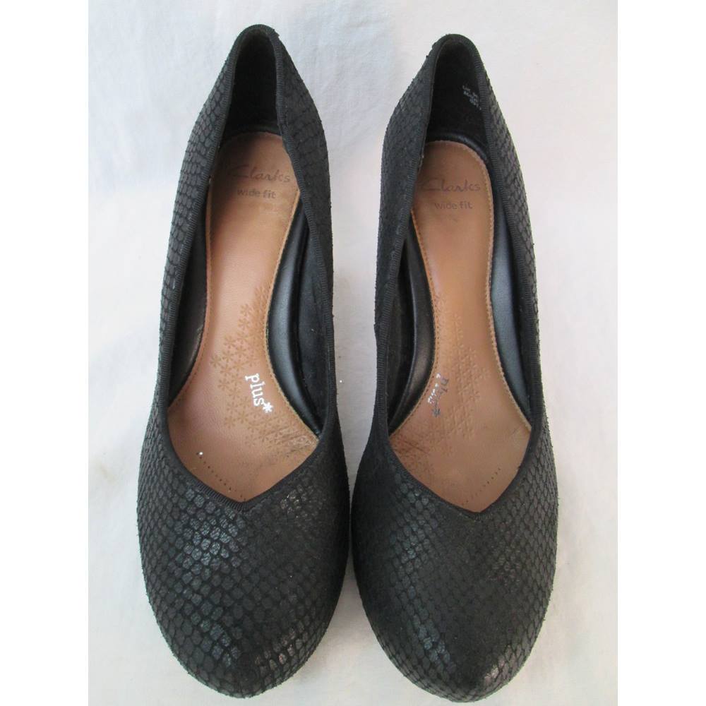 Clarks black court shoes size 6 | Oxfam GB | Oxfam’s Online Shop